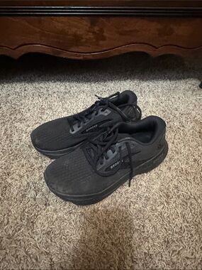 Brooks Men's Athletic Shoes - Black